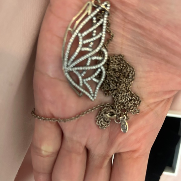 Pandora butterfly necklace - Picture 3 of 3